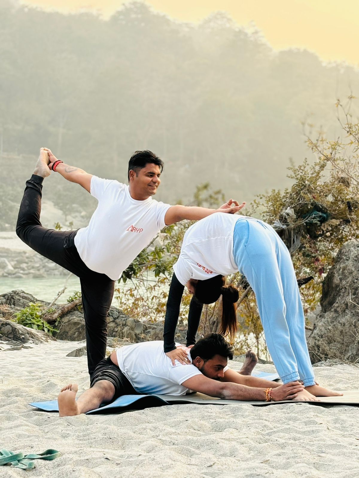 best-yoga-school-in-rishikesh