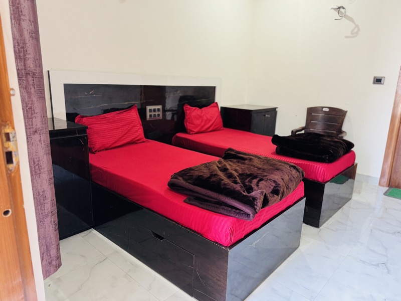 Twin Share Room - Yoga School Rishikesh